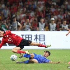 爱游戏体育games-江苏队在赛场上取得连胜，实力显著提升()