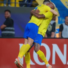 爱游戏app-亚眠队在比赛中力克对手，取得胜利()