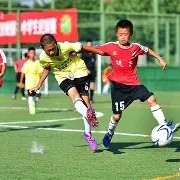 爱游戏app-青岛队奋力反击，成功抵挡对手攻势()